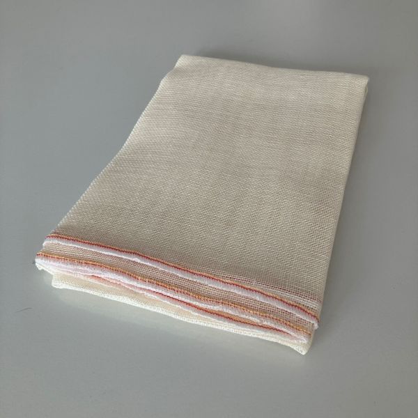 Fine linen 100% hemmed cm. 100x100